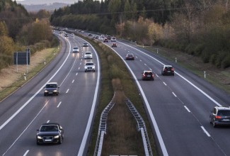 Autod maanteel